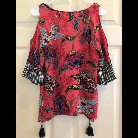 DEMOCRACY cold shoulder tassel top - Picture 5 of 9